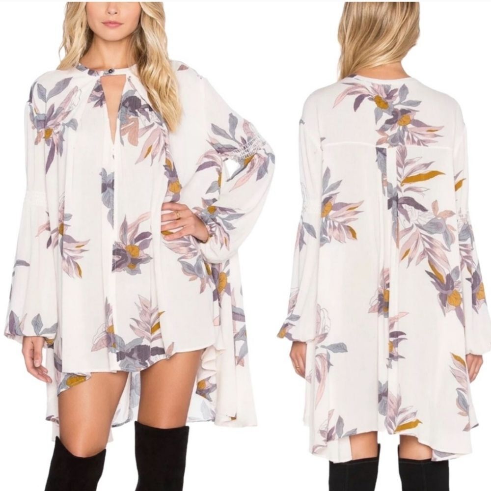 Free People Size Medium Pink Leaf Motif Poet Sleeves Flowy Trapeze Mini Dress